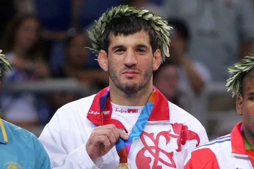 Güləş üzrə üçqat olimpiya çempionu Buvaysar Saytiyev ürək tutmasından ölüb