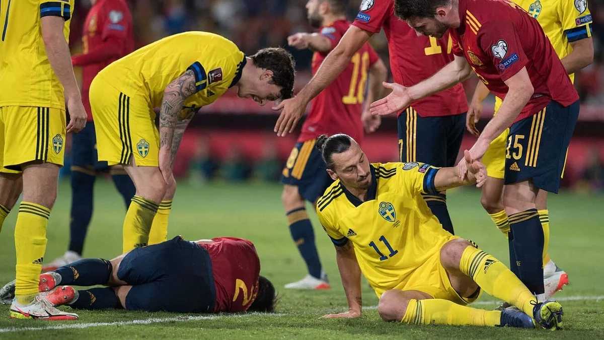 İbrahimoviç çiyin zərbəsi ilə ispaniyalı futbolçunu yerə yıxıb