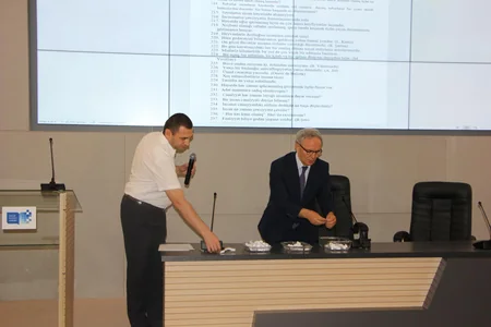 Jurnalistikaya qəbul olmaq istəyənlər qabiliyyət imtahanı verib