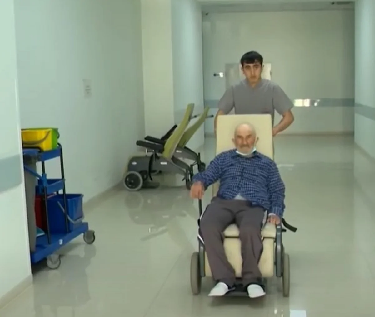Gürcüstandan olan 100 yaşlı müharibə veteranı Bakıda uğurla əməliyyat olunub