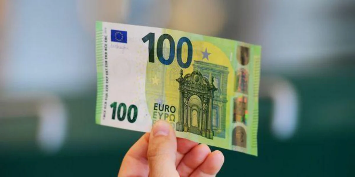 France to use new 100 and 200-euro banknotes starting today