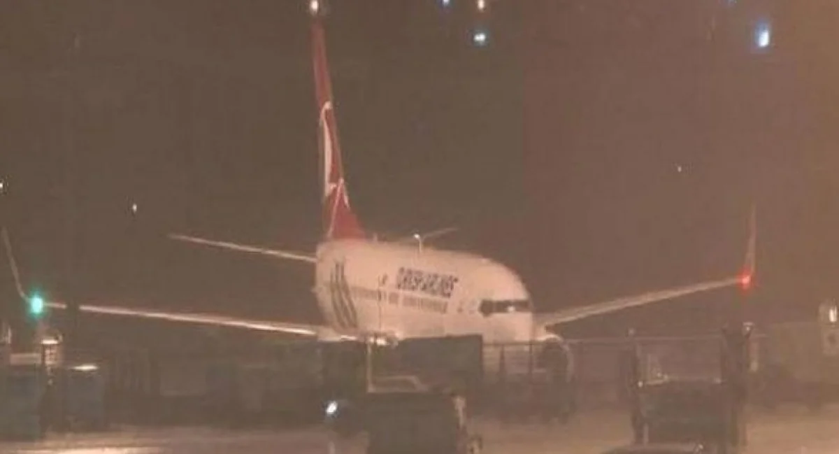 Atatürk aeroportu təyyarələrin uçuş və enişini dayandırıb