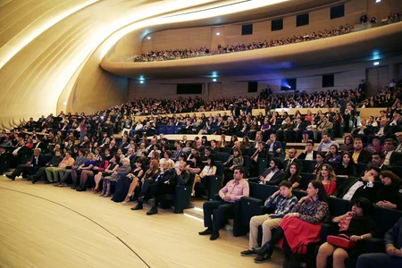 Heydər Əliyev Mərkəzində “Bakı, mən səni sevirəm” filminin təqdimat mərasimi olub - FOTO