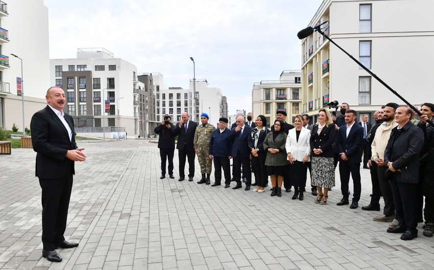 Ilham Aliyev meets with residents who moved to Fuzuli and members of general public of district on Fuzuli City Day - UPDATED 