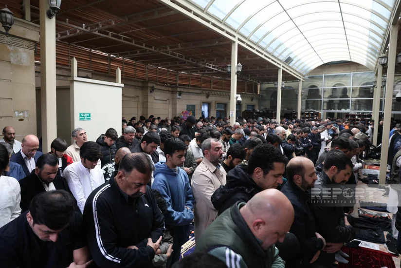 Bakıda Ramazan münasibətilə bayram namazı qılınıb