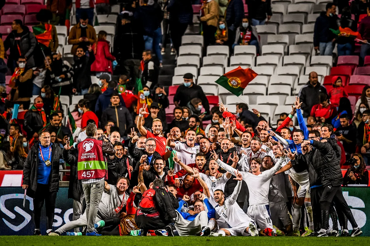Serbiyalı futbolçular ölkə prezidentindən aldıqları məbləği xeyriyyə üçün sərf edib