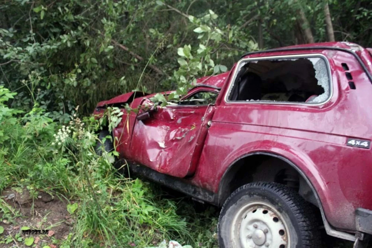 Şəkidə maşın aşıb, 1 nəfər ölüb, 3-ü yaralanıb - YENİLƏNİB-2