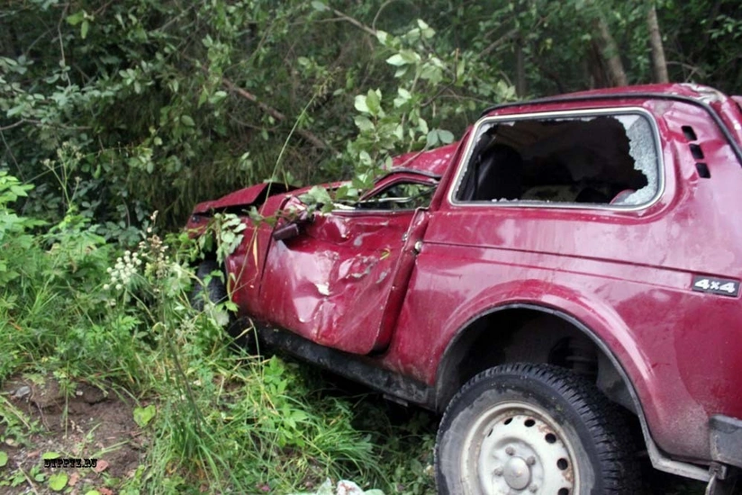 Şəkidə maşın aşıb, 1 nəfər ölüb, 3-ü yaralanıb - YENİLƏNİB-2