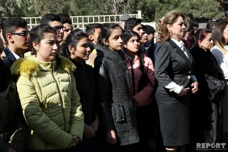 Bakıda Nikolay Baybakovun büstü açılıb