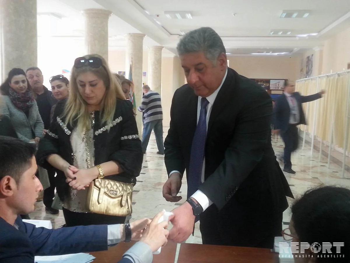 Azad Rəhimov səsvermədə iştirak edib