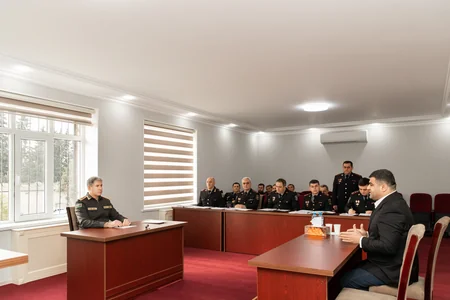 Вилаят Эйвазов провел прием граждан и строевой смотр в Джалилабаде