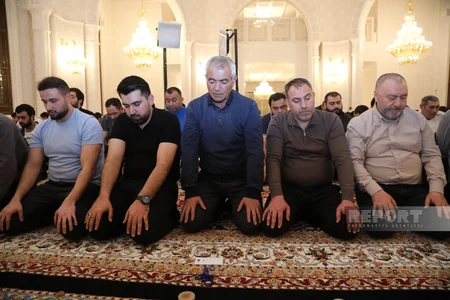 Bakıda Qədr gecəsi keçirilir – FOTOREPORTAJ