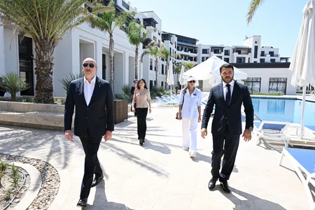 Prezident və Birinci xanım “Sea Breeze”də LANDAU Məktəbinin və “The Grand” apart hotelinin açılışında iştirak ediblər - YENİLƏNİB