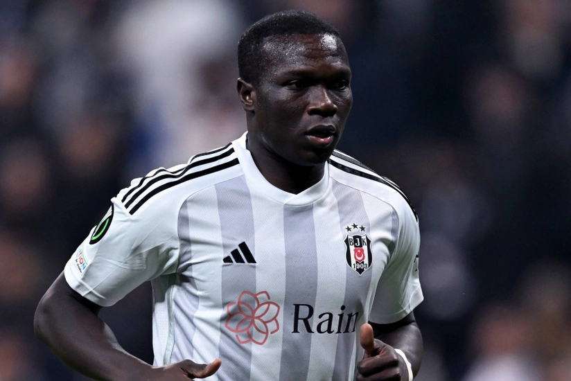 Beşiktaş Vensan Abubakarla yollarını ayırıb