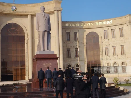 Salyan, Neftçala, Hacıqabul və İmişlidə ulu öndərin xatirəsi yad edilib - YENİLƏNİB