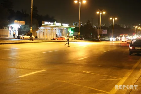 Bakıda yerüstü keçiddən istifadə etməyən piyadalar : Tələsirəm, Görmədim, Bir də olmaz... - VİDEOREPORTAJ