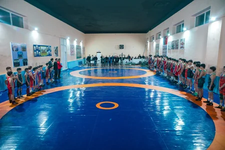 Azərbaycan Güləş Federasiyası “Lokomotiv”in güləş bölməsini zəruri inventarla təmin edib