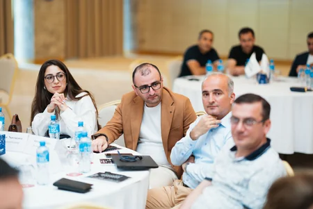 “Rəqəmsal liderlik” proqramının Şuşa görüşündə “Rəqəmsallaşma üzrə Yol Xəritəsi” təqdim edilib