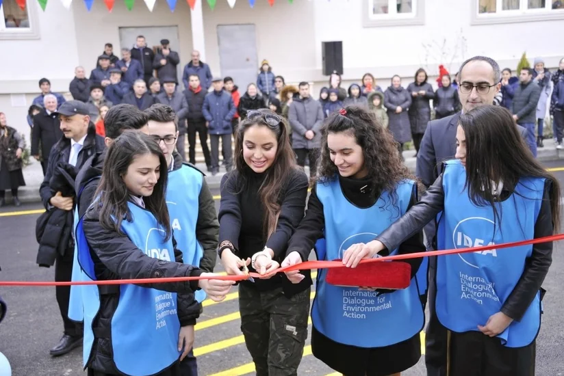 Leyla Əliyeva Səbail rayonunda abadlaşdırılan həyətin açılışında iştirak edib