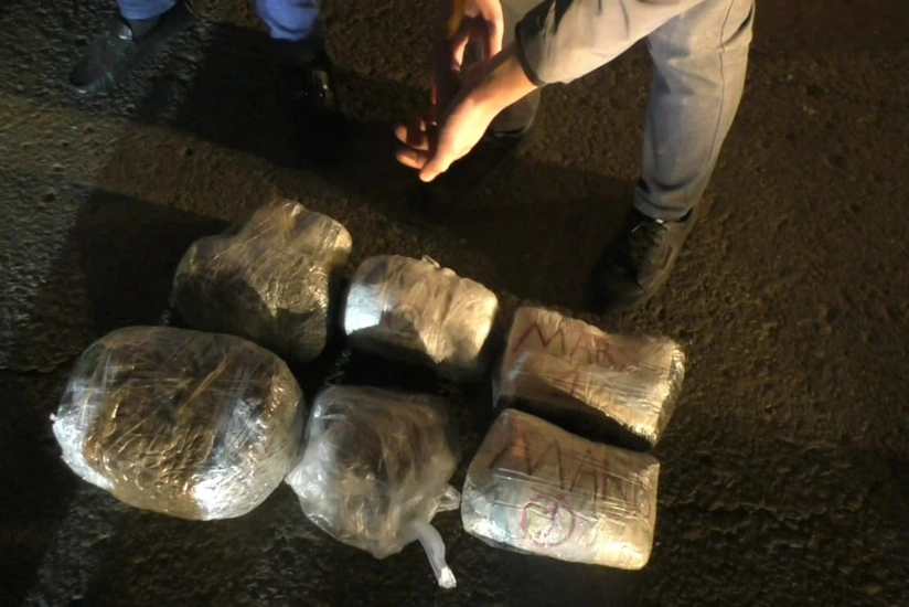 Yardımlıda avtomobildən külli miqdarda narkotik vasitə və həblər aşkarlanıb 