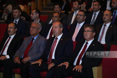 Şimali Kipr prezidenti ADA Universitetində tələbələrlə görüşüb