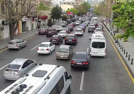 Bakının bir sıra yollarında tıxac var - SİYAHI