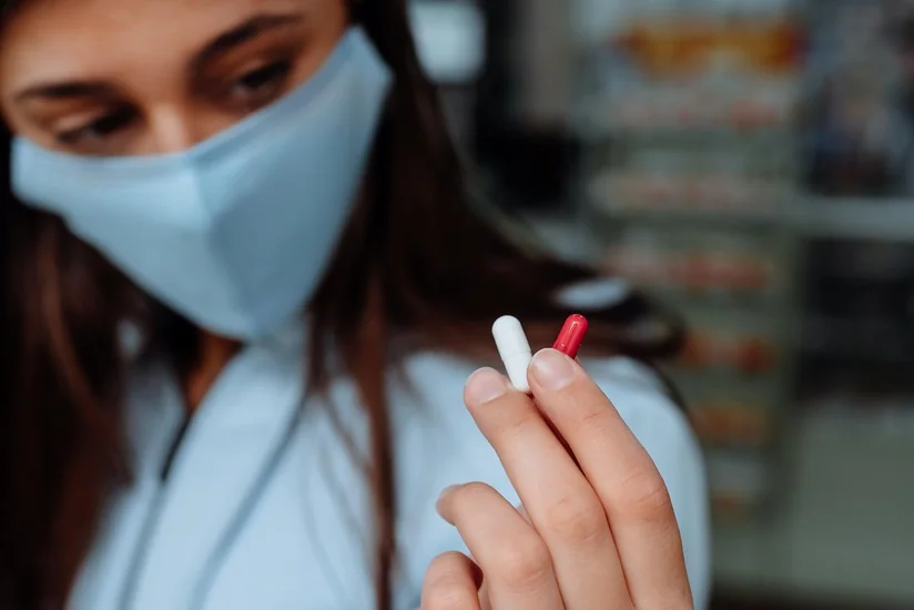 Vitamin kompleksilə təmin olunan COVID-19 xəstələrinin sayı açıqlanıb