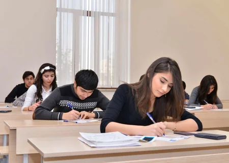 ​Bakı Ali Neft Məktəbində semestr imtahanlarını britaniyalı müəllimlər keçirir