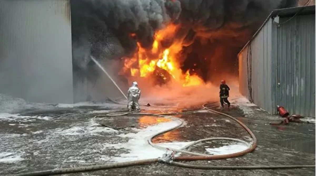 Banqladeşdə baş vermiş güclü yanğında azı 10 nəfər həlak olub