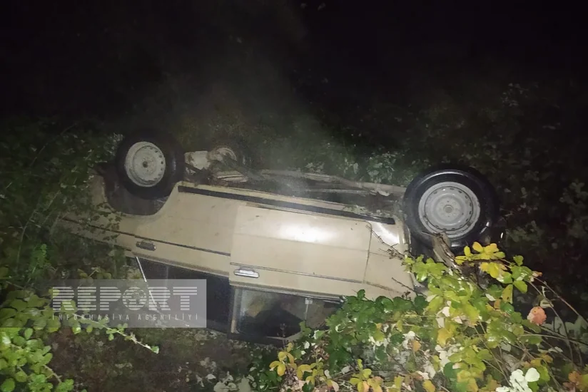 В Хачмазе автомобиль упал с моста, есть пострадавшие