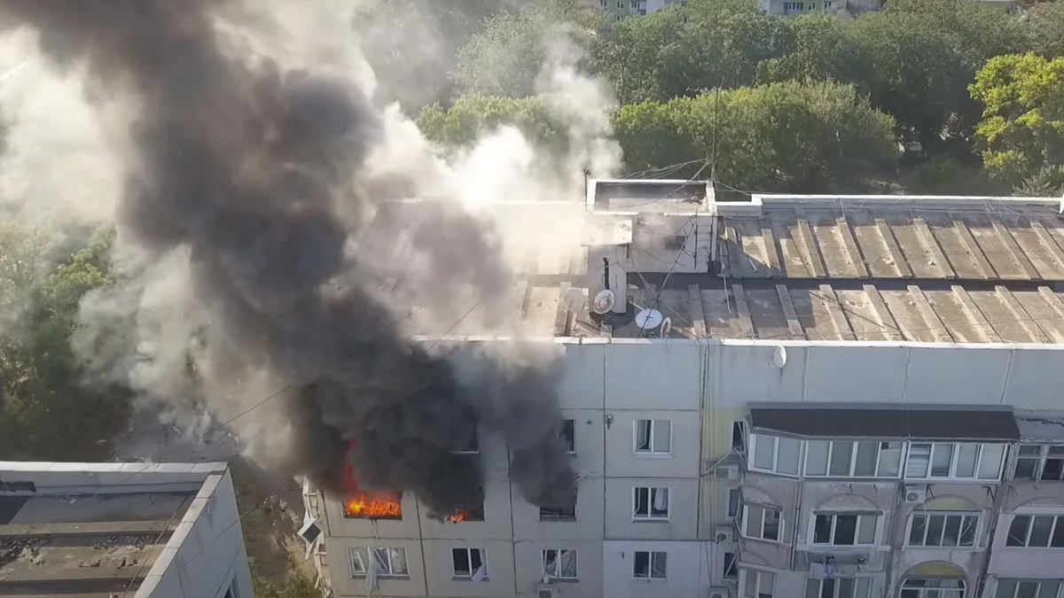 Взрыв газа разрушил трехэтажный дом в Мексике, есть погибший и раненые