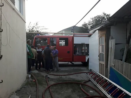 Bakıda məcburi köçkünlərin məskunlaşdığı binada yanğın olub - FOTO