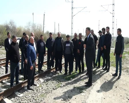 Kürdəmir bazarına girişlərdən biri bağlanıb, ərazidə uzun tıxaclar yaranır - REPORTAJ