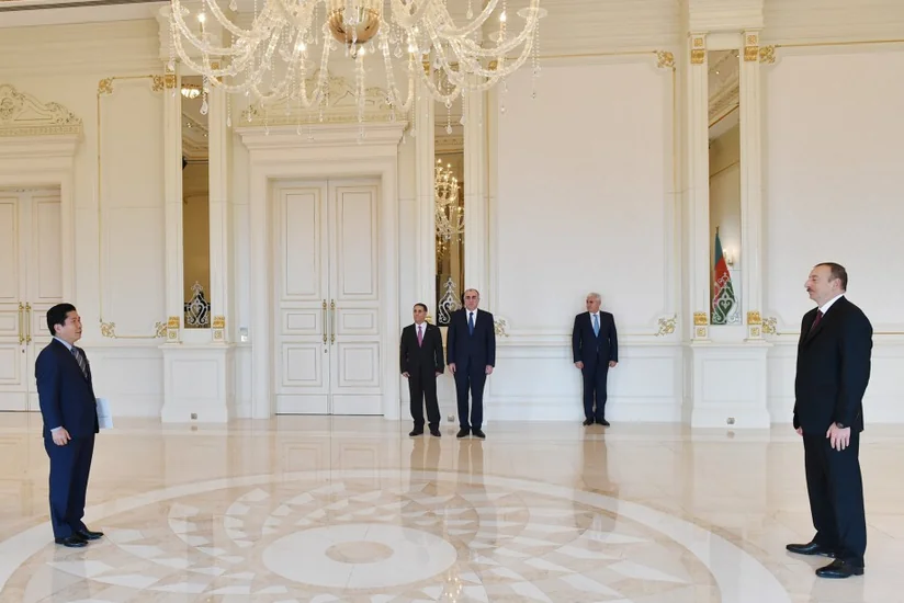 Prezident İlham Əliyev Koreyanın Azərbaycanda yeni təyin olunmuş səfirinin etimadnaməsini qəbul edib