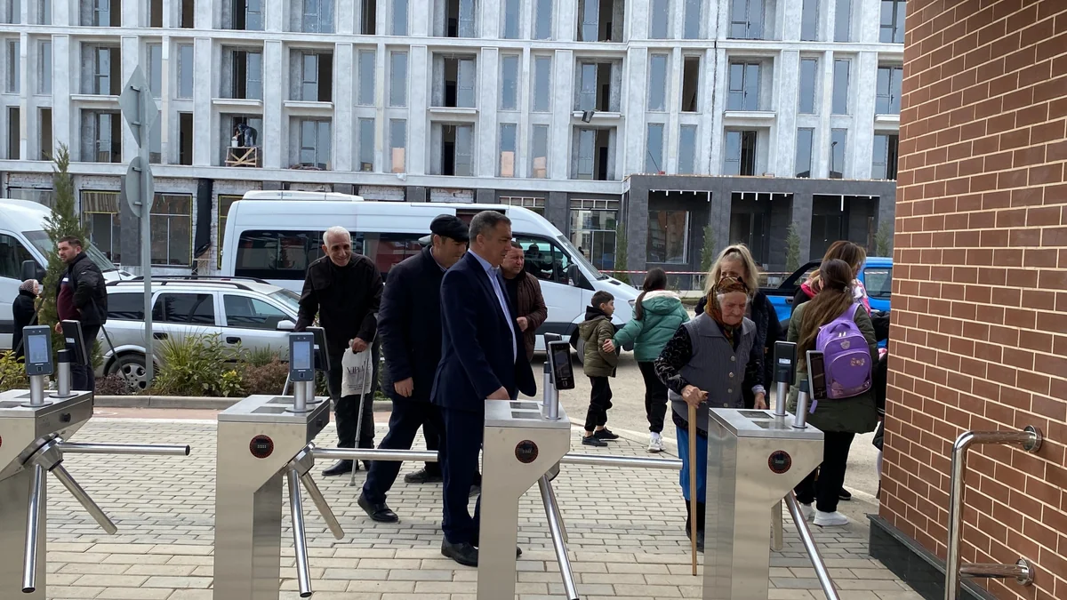 Another 123 IDPs leave for Fuzuli