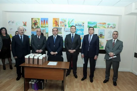 Uşaqların Xocalı soyqırımı ilə bağlı əl işlərindən ibarət sərgi-müsabiqə təşkil olunub