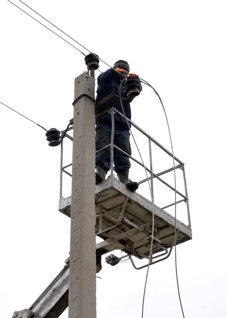 Azərişıq 28 May qəsəbəsində yeni şəbəkə qurur