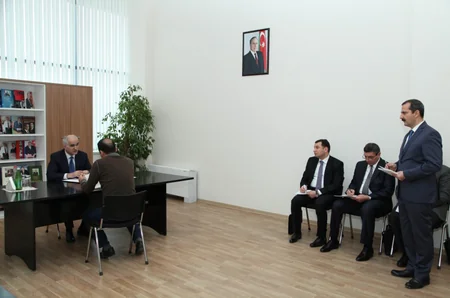 İqtisadiyyat və sənaye naziri Neftçalada vətəndaşlarla görüşüb