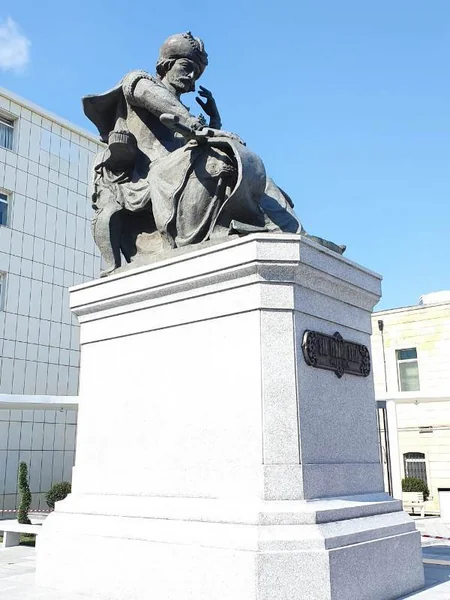 Xətainin heykəlinin köçürülmə səbəbi açıqlandı - FOTO