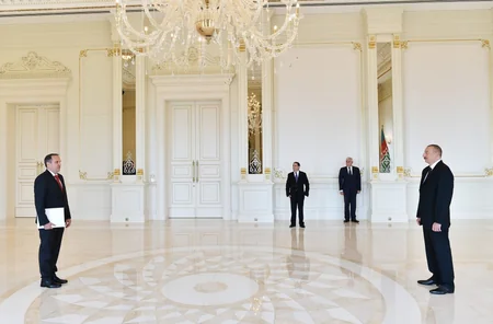 Prezident İlham Əliyev Tacikistan və Macarıstanın yeni səfirlərinin etimadnaməsini qəbul edib - YENİLƏNİB