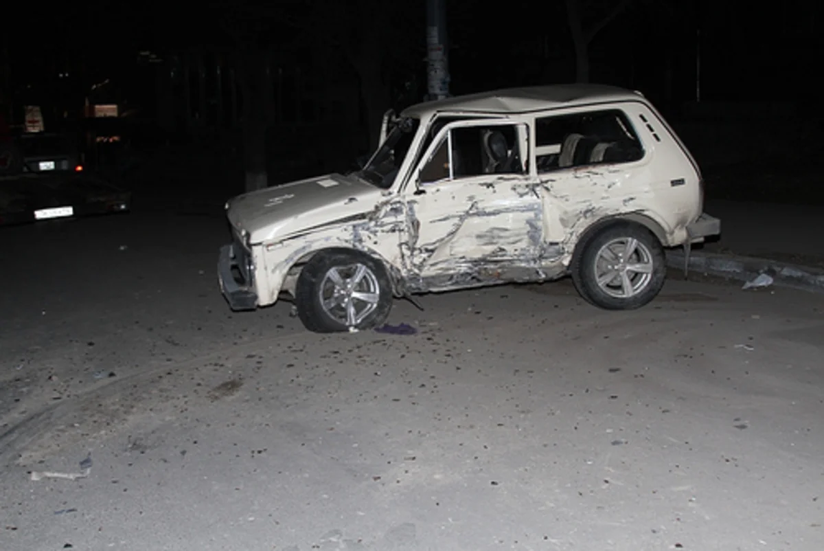 Gəncədə baş vermiş yol qəzasında 2 nəfər xəsarət alıb