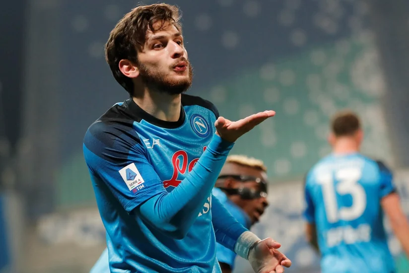 Napoli gürcüstanlı futbolçunun maaşını üç dəfə artıra bilər