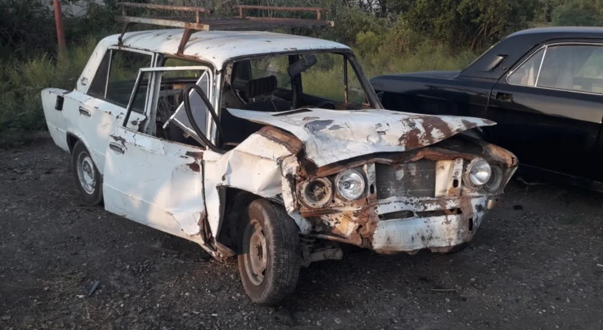 В Кюрдамире столкнулись два легковых автомобиля, три человека пострадали