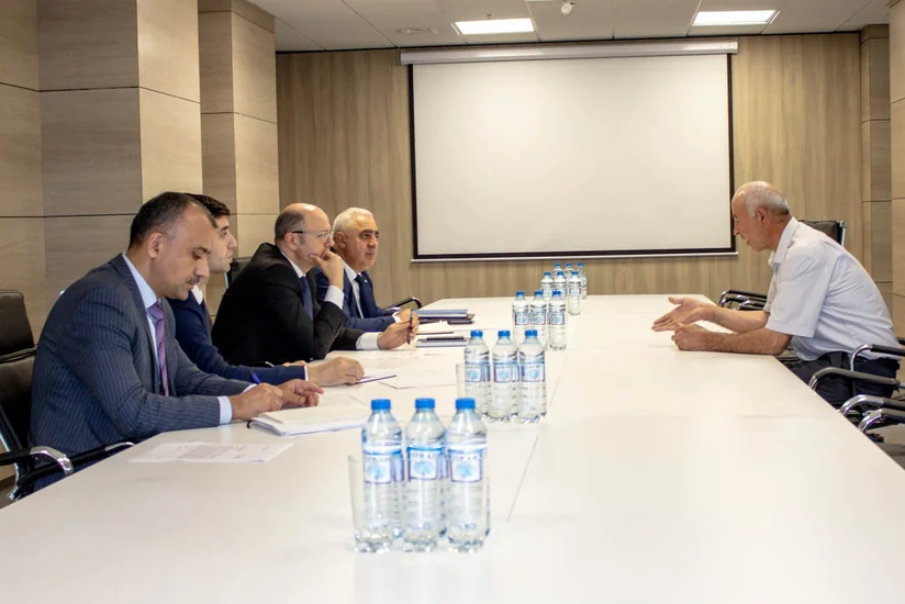 Energetika naziri vətəndaşları qəbul edib