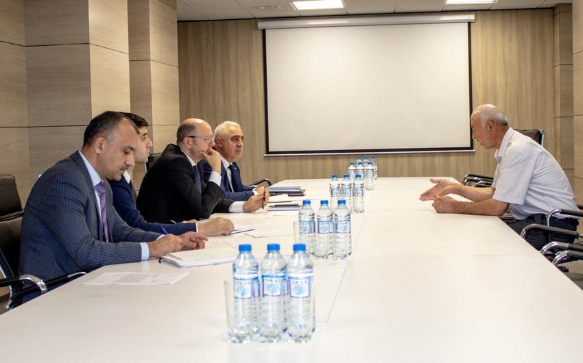 Energetika naziri vətəndaşları qəbul edib