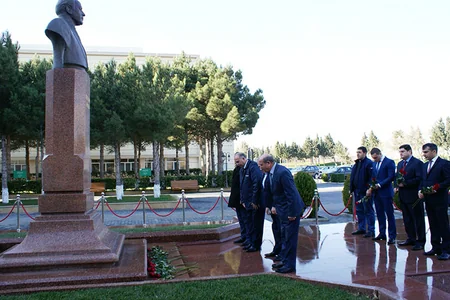SOCAR-ın idarə və müəssisələrində Heydər Əliyevin xatirəsi yad edilir