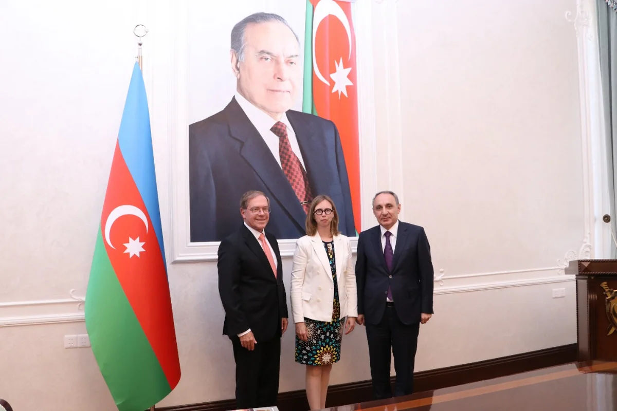 Baş prokuror ABŞ rəsmisi ilə görüşüb