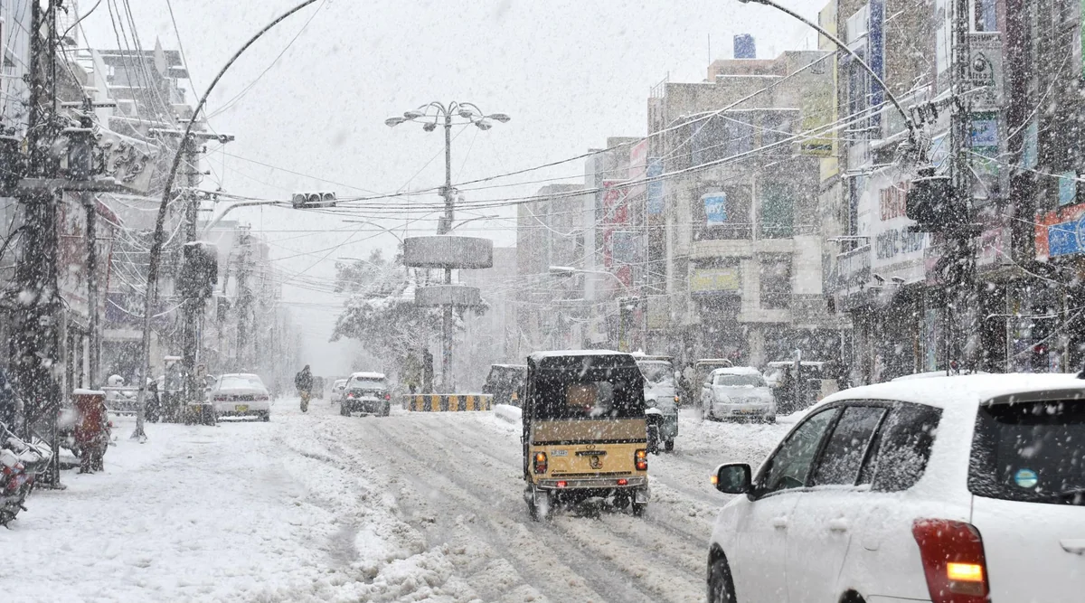 35 people die in snowstorms, rainfalls in Pakistan