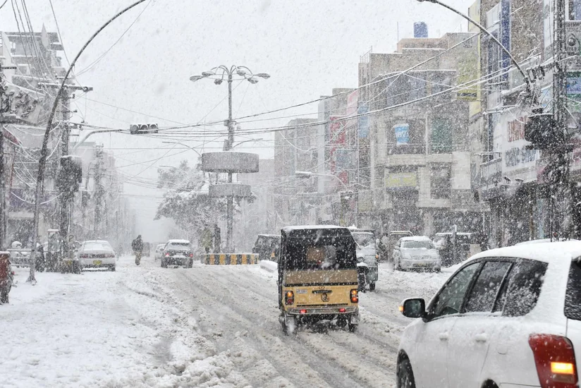 В Пакистане из-за снегопадов и сильных дождей погибли 35 человек