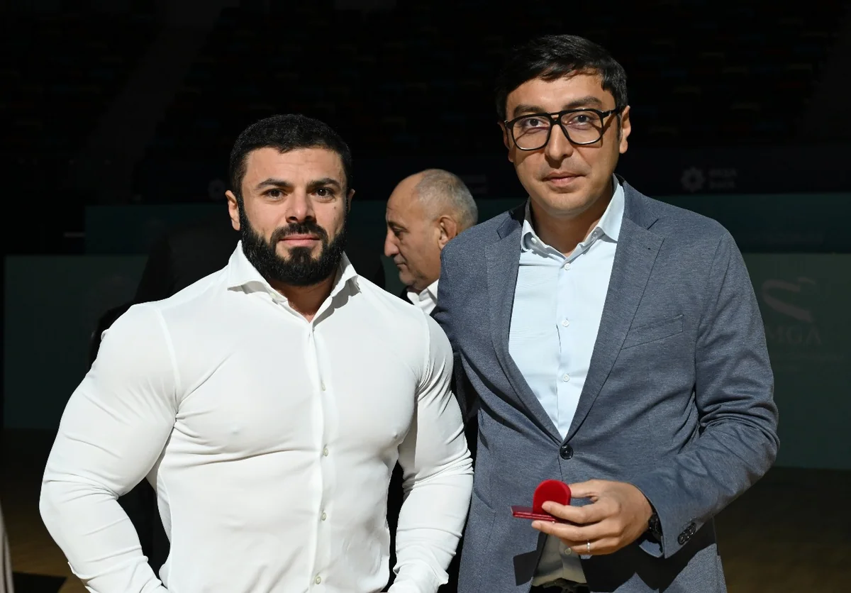 Fərid Qayıbov beynəlxalq yarışlarda uğur qazanan idmançılarla görüşüb